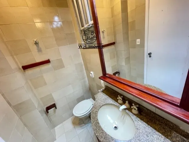 3-bedroom apartment with wood or laminate floors — photo 18