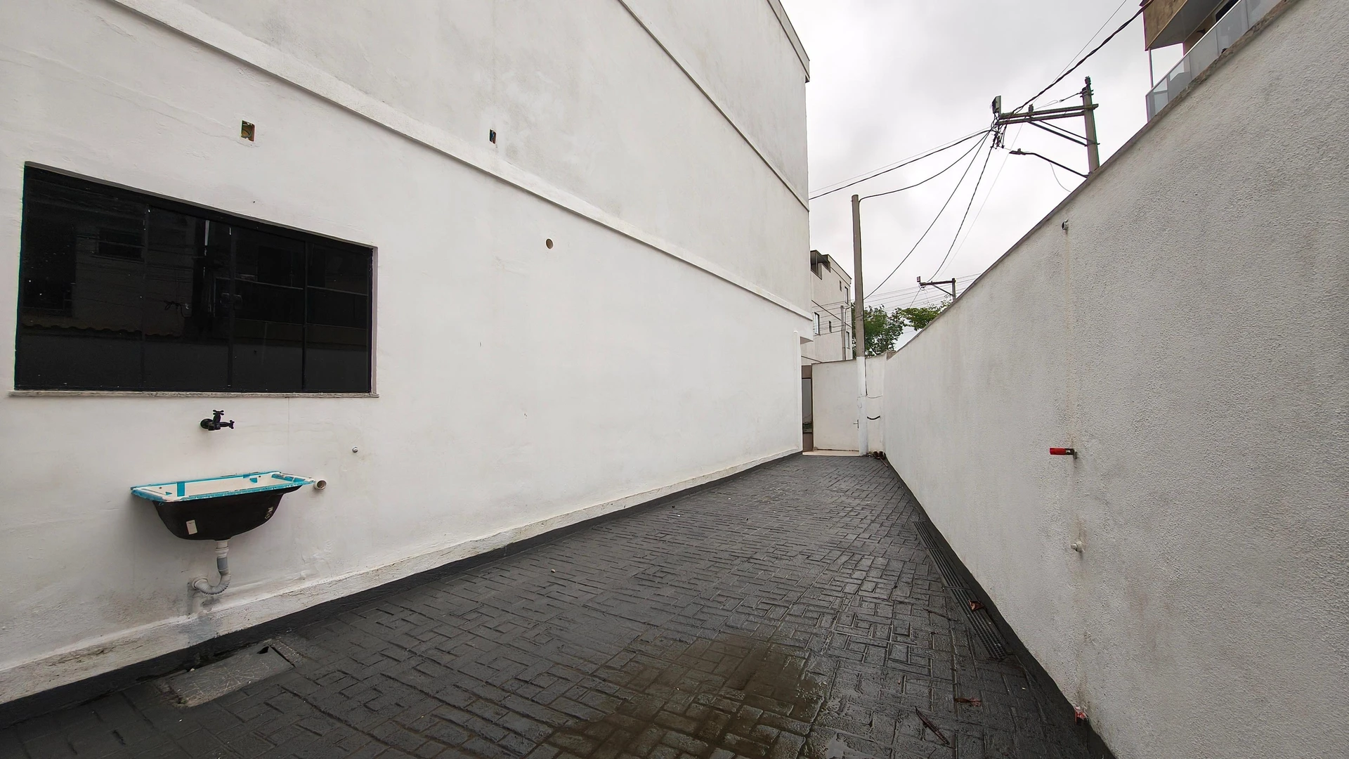 Unfurnished house with 3 bedrooms and 3 bathrooms — photo 47
