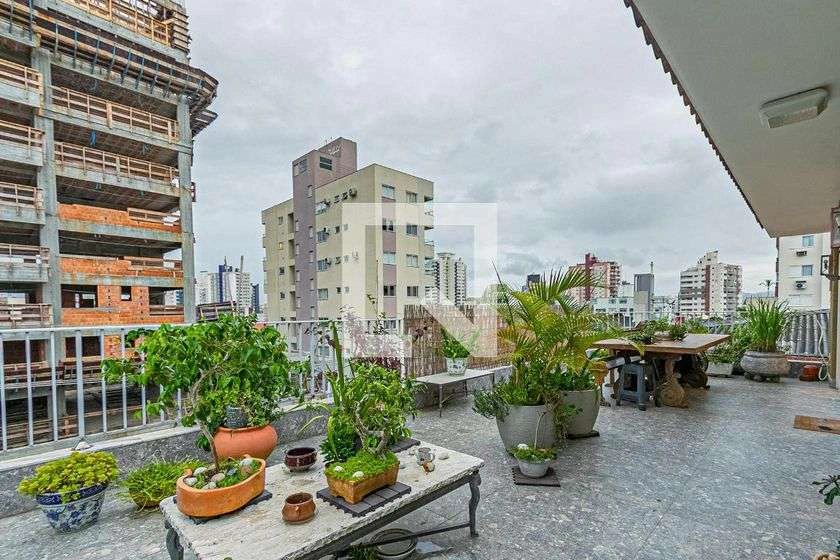 Apartment, 250 m², with a glass-enclosed balcony — photo 18