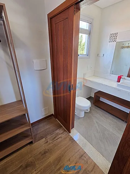 Casa mobiliada com 4 quartos e cozinha em conceito aberto — photo 25