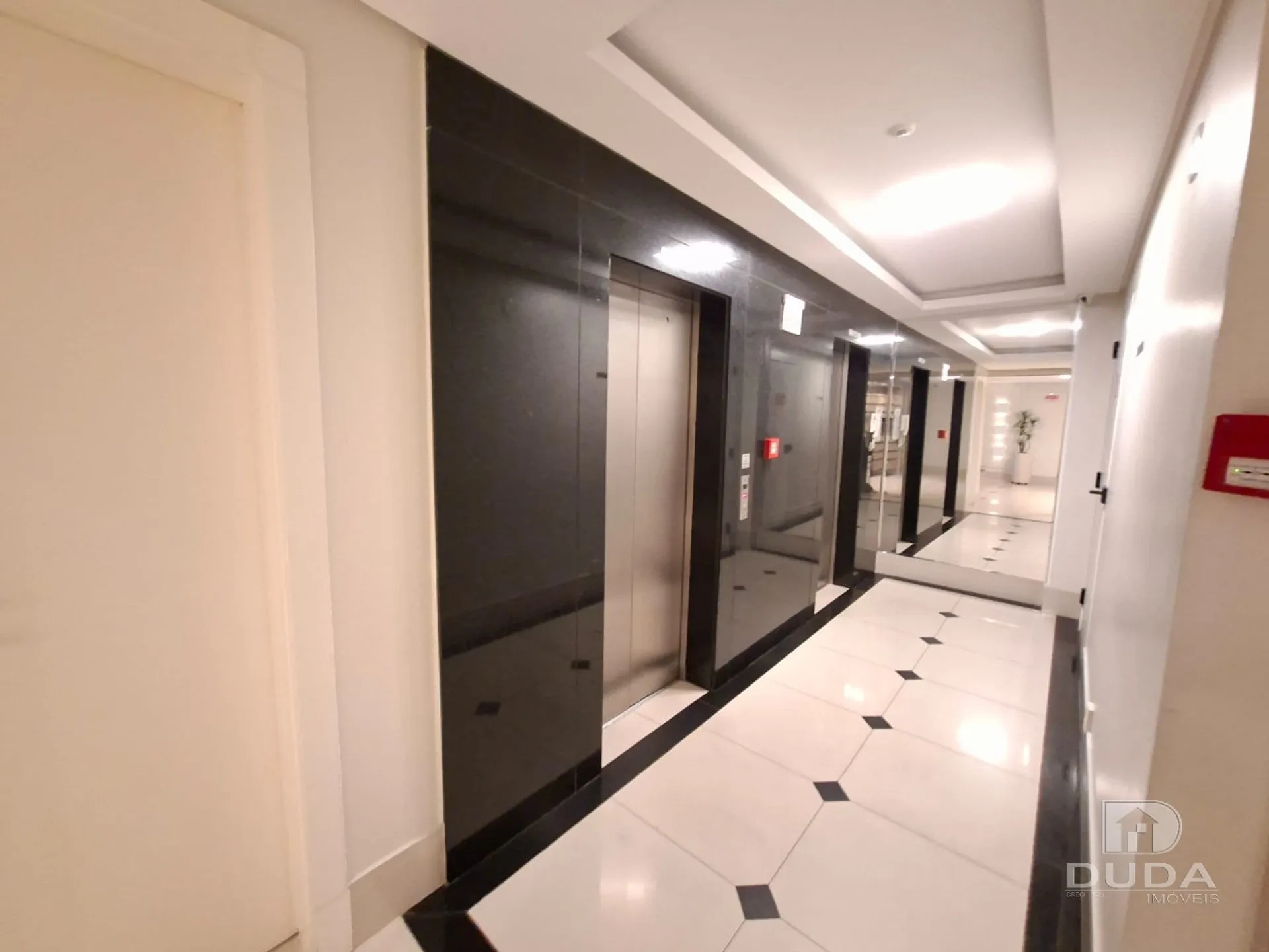 Apartment on the 10th floor with floor-to-ceiling windows — photo 102