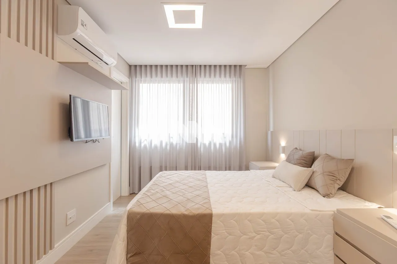 Furnished 1-bedroom apartment with open-plan kitchen — photo 10