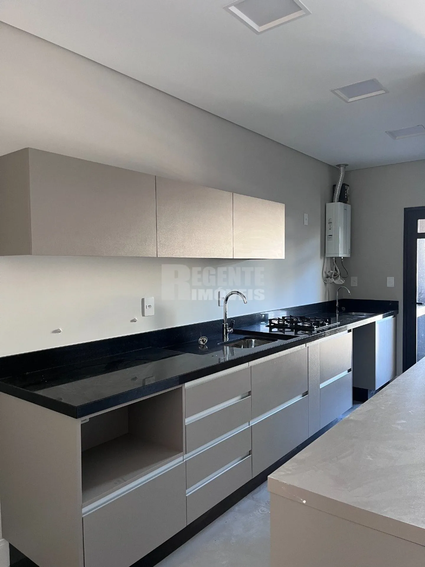 Apartamento amueblado de 2 dormitorios con balcón — photo 7