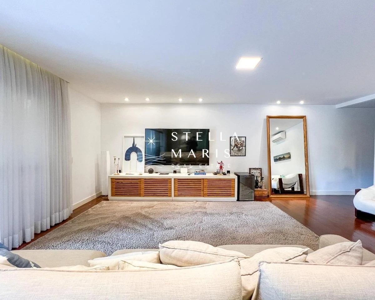 208 m² apartment with 3 bedrooms and 4 parking spots — photo 11