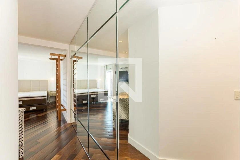 Furnished apartment with 3 en-suite bedrooms and 211 m² — photo 35