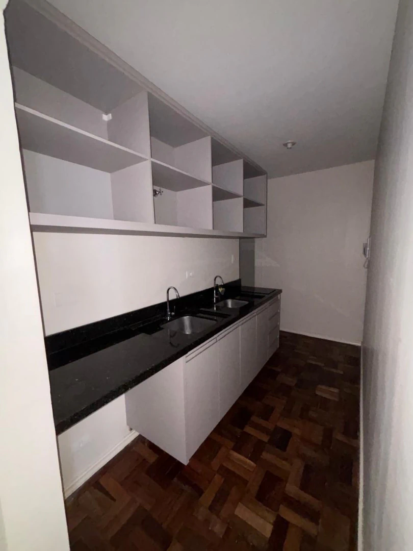 Apartamento com piso de madeira ou laminado, Parolin — photo 5