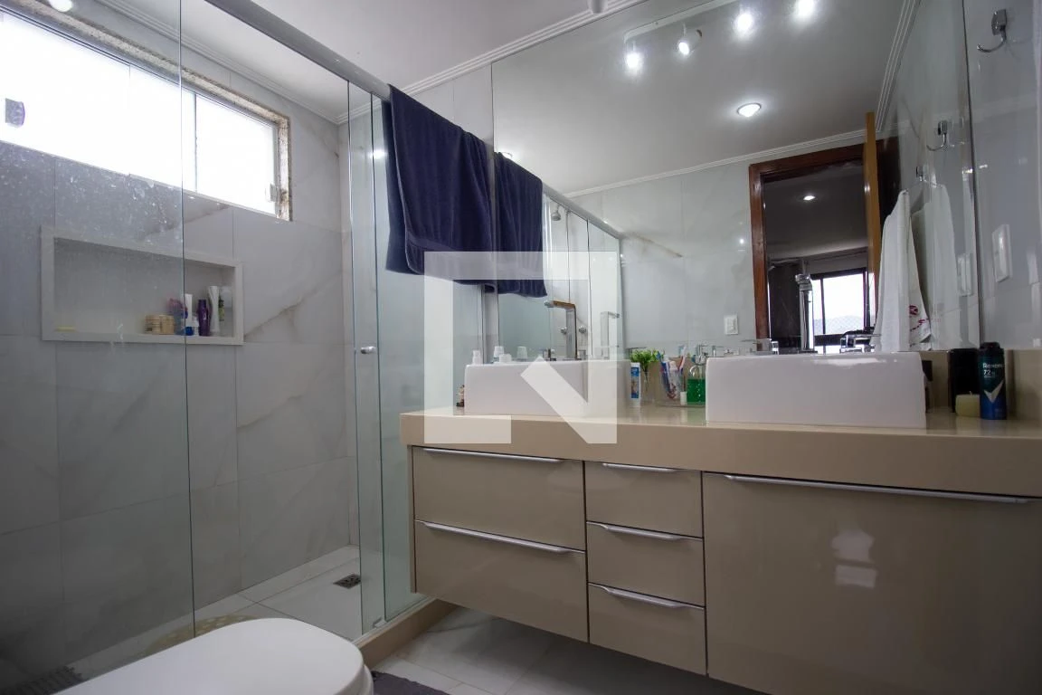 Furnished apartment with 3 en-suite bedrooms — photo 39