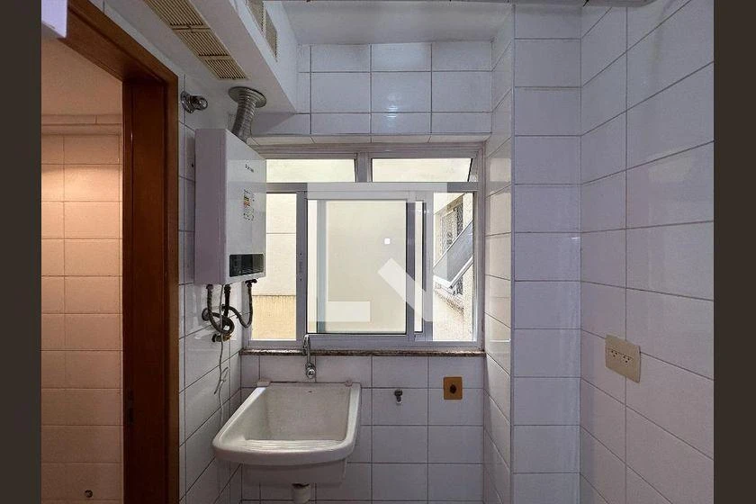 3-bedroom apartment in a building with a gym — photo 25
