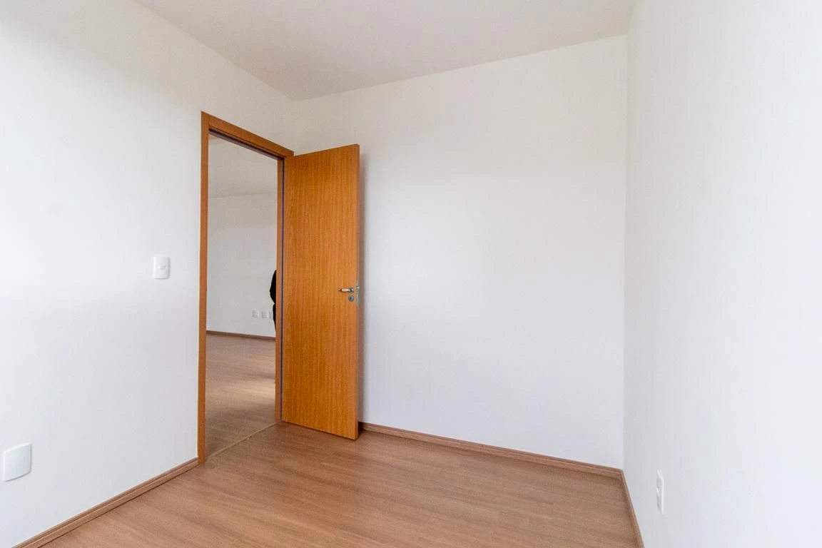 2-bedroom apartment in a building with a gym — photo 13