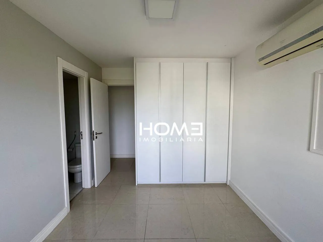 Home office in a 3-bedroom apartment, 155 m² — photo 37