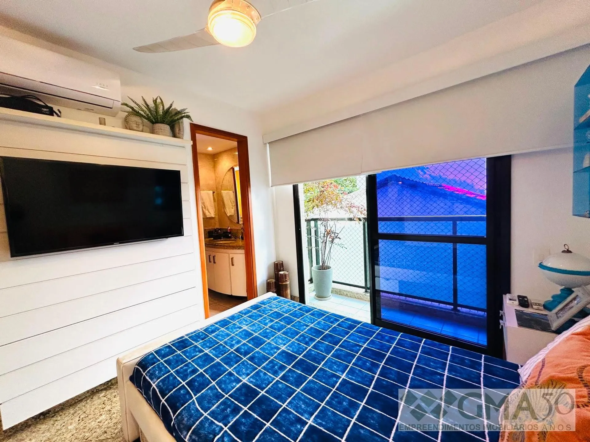 Apartment with 4 bedrooms and 5 bathrooms, 2 parking spaces — photo 18