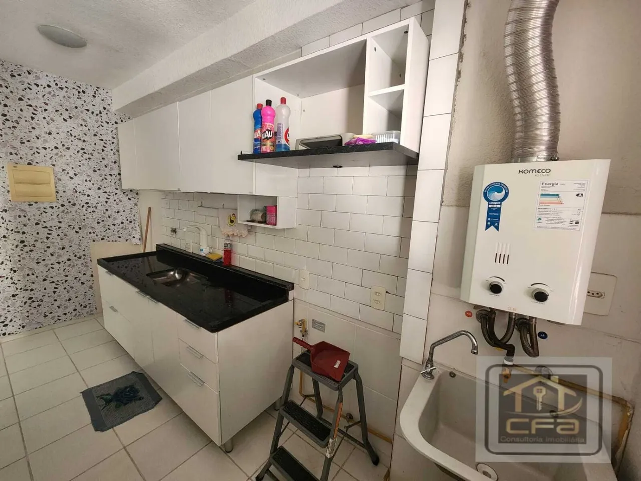 Apartamento de 2 quartos com banheiro e box de vidro — photo 3