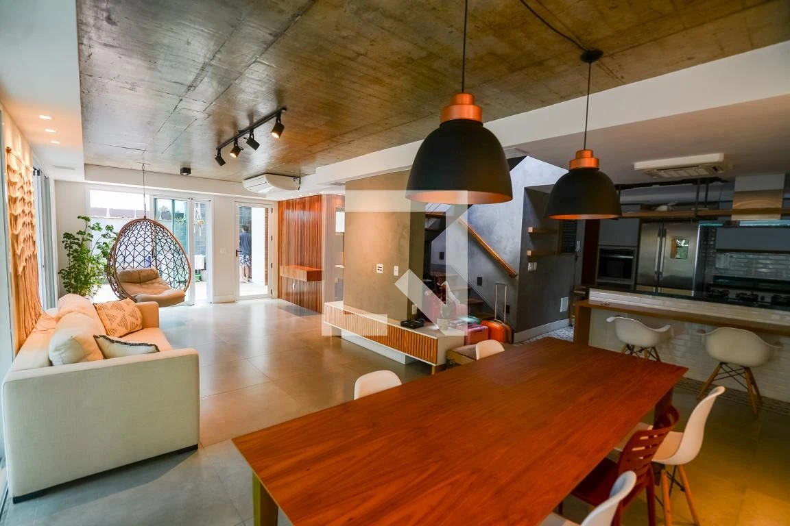 Furnished 4-bedroom apartment with 4 bathrooms — photo 14