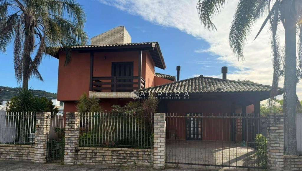 4-bedroom house with a closed gas kitchen — photo 2