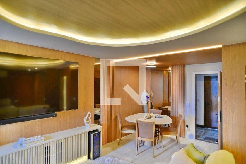 One-bedroom apartment in a building with a gym — photo 8