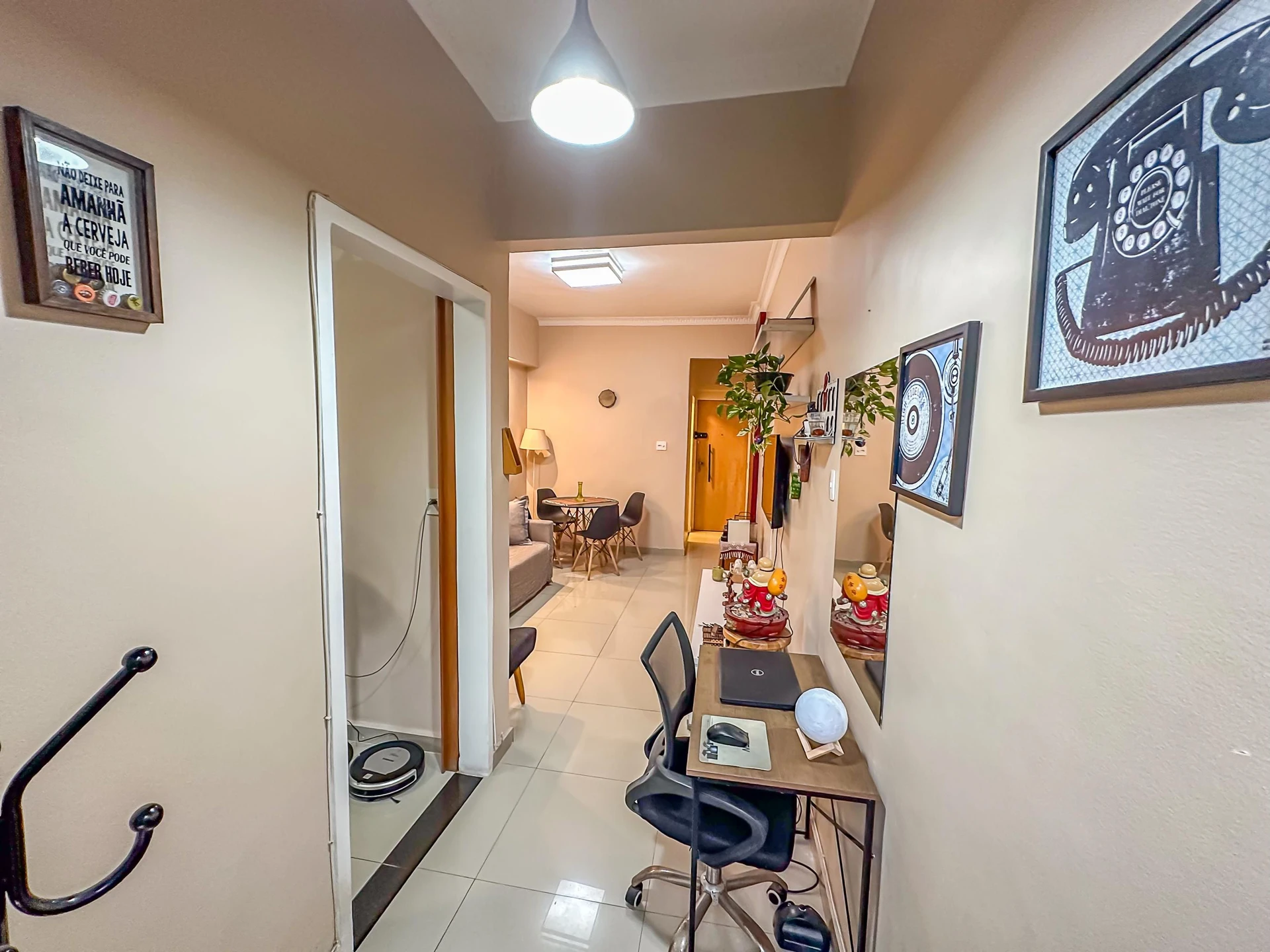Furnished 1-bedroom apartment with a closed kitchen — photo 30