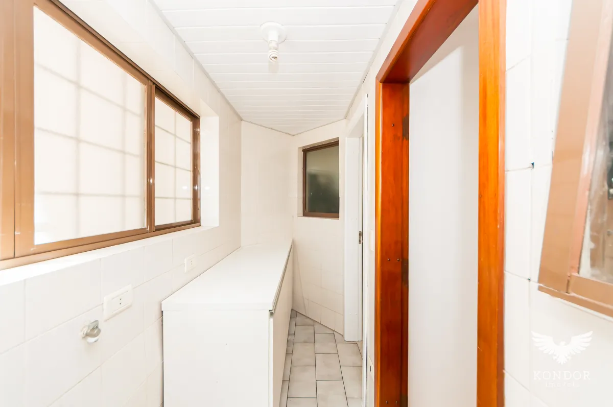 3-bedroom apartment with a balcony and 136 m² — photo 15