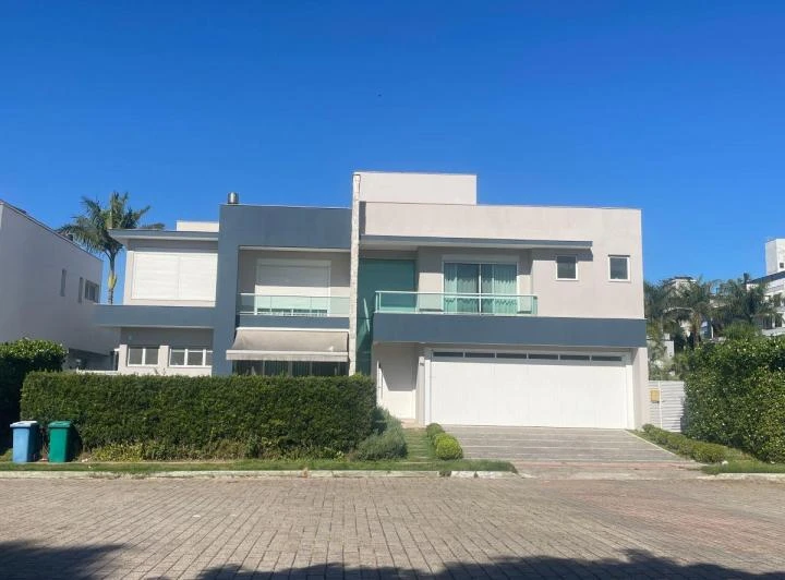 600 m² house with 5 en-suite bedrooms and 3 parking — photo 4