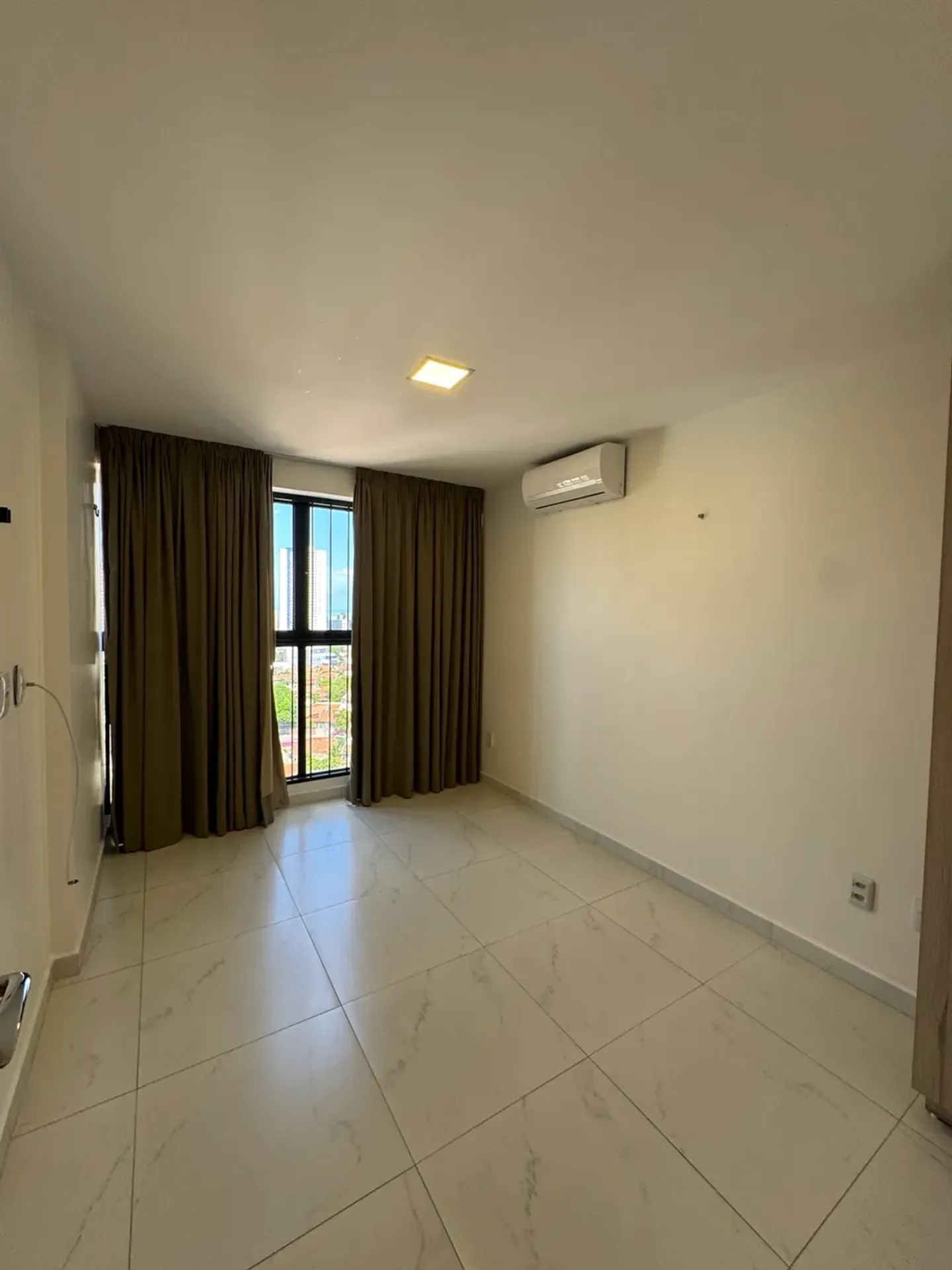 Apartment, 40 m², with floor-to-ceiling windows — photo 11