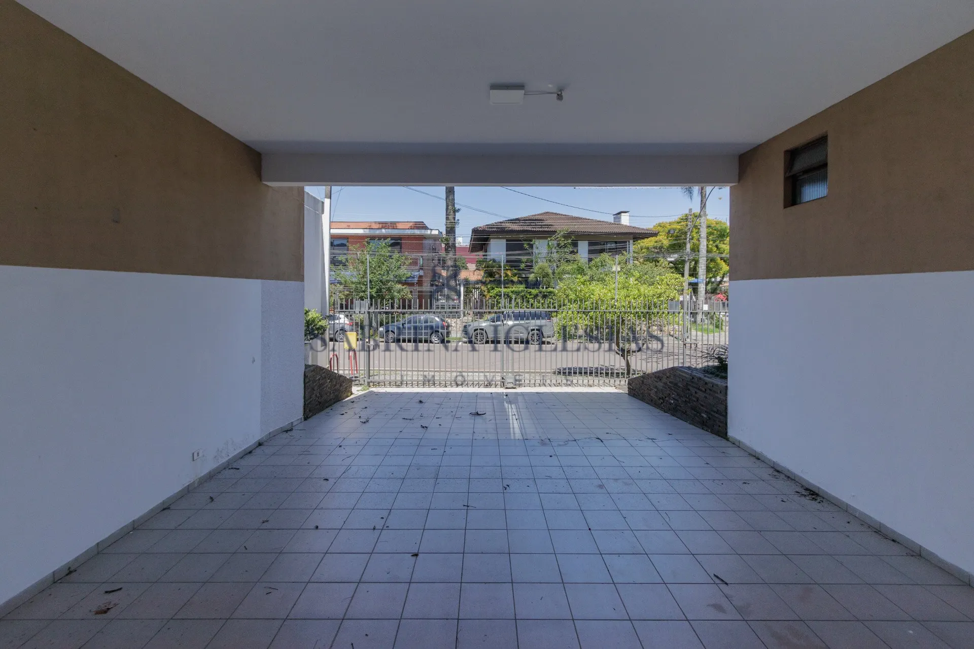 4-bedroom house with a grill on the balcony in Curitiba — photo 56