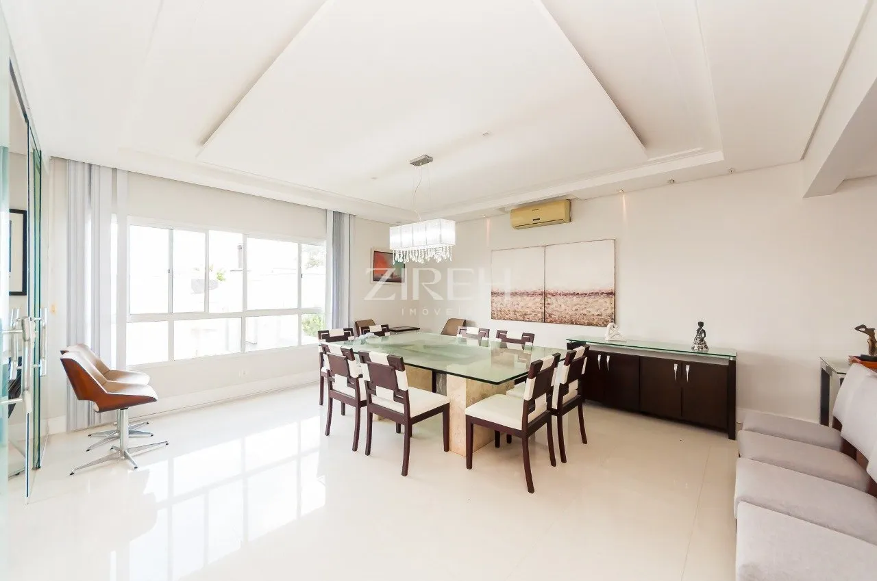 4-bedroom house with 4 parking spaces and open-plan kitchen — photo 9