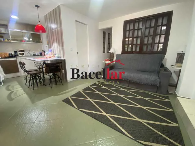 Furnished apartment with open-plan kitchen and 3 bedrooms — photo 6