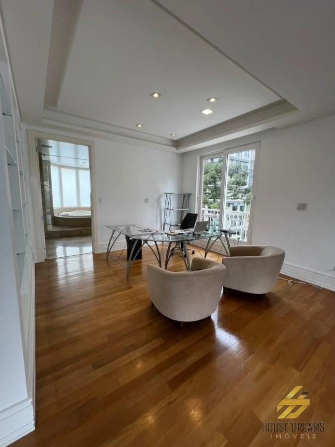 344 m² apartment with floor-to-ceiling windows and a bathtub — photo 23