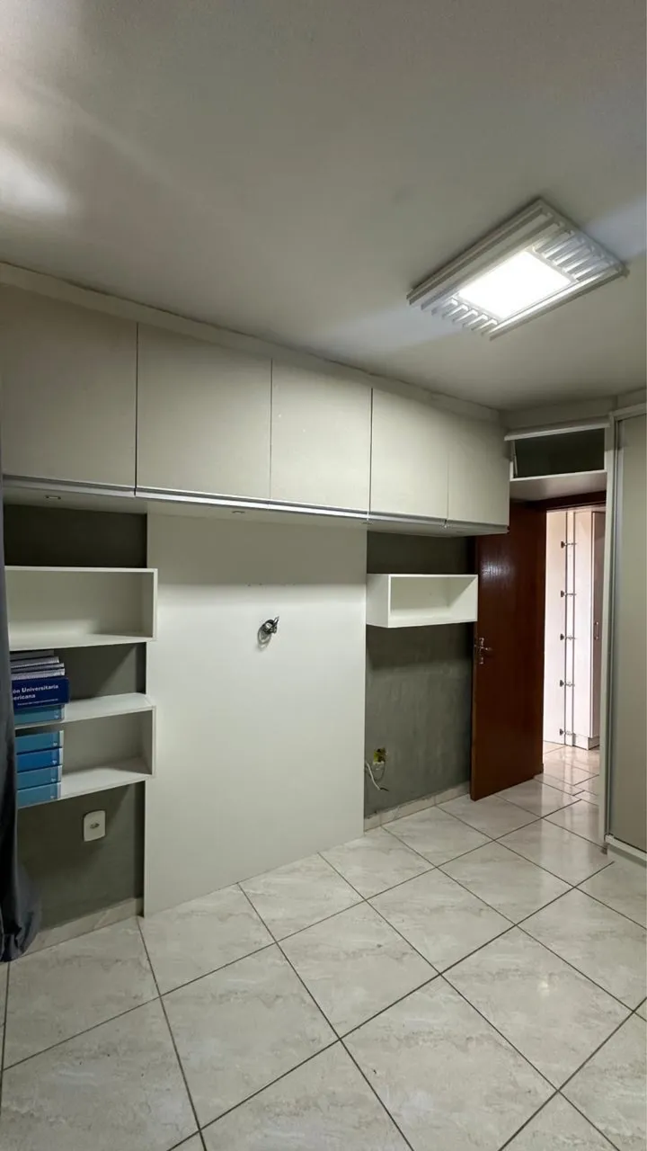 Unfurnished 2-bedroom apartment with open-plan kitchen — photo 5