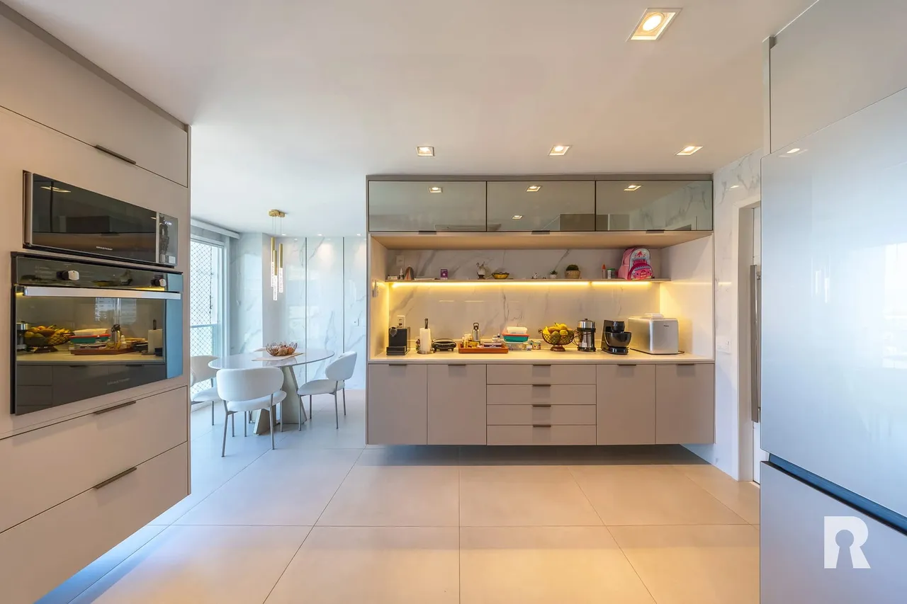 Apartamento mobiliado com 3 quartos e 4 banheiros — photo 20