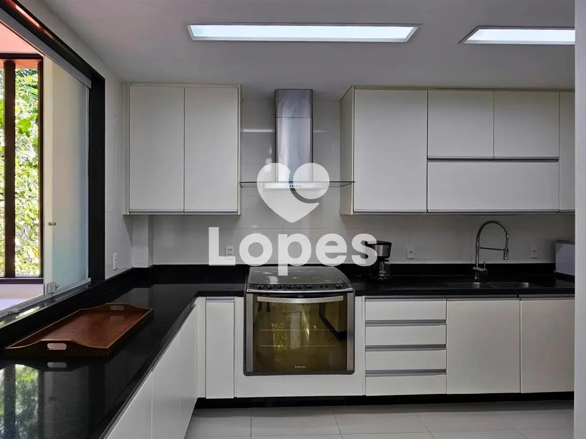 Furnished 960 m² house with 5 en-suite bedrooms — photo 29