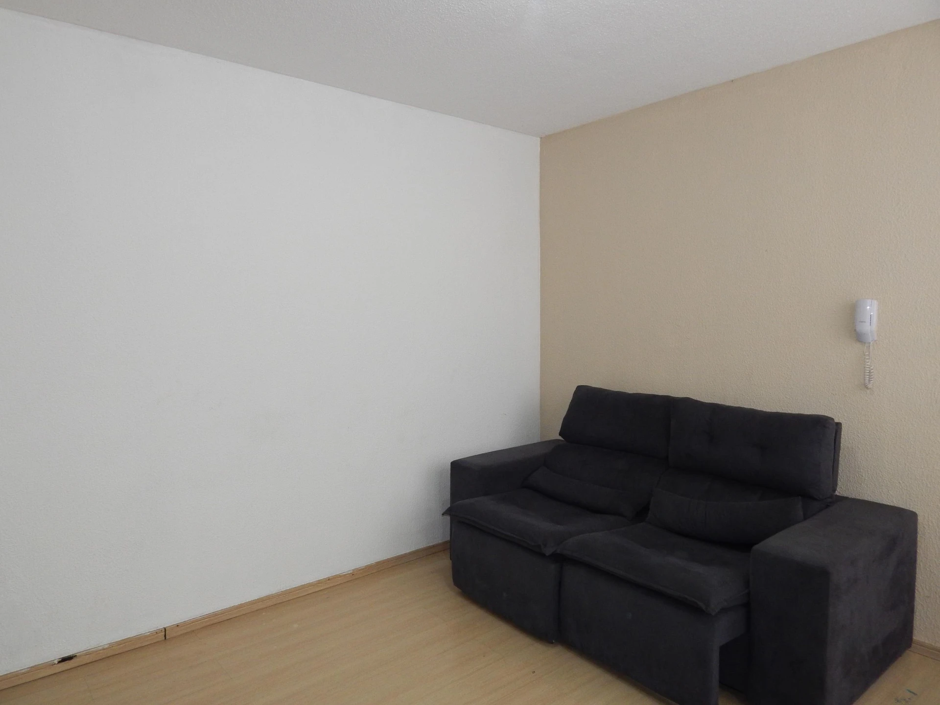 2-bedroom apartment with wood or laminate floors — photo 12