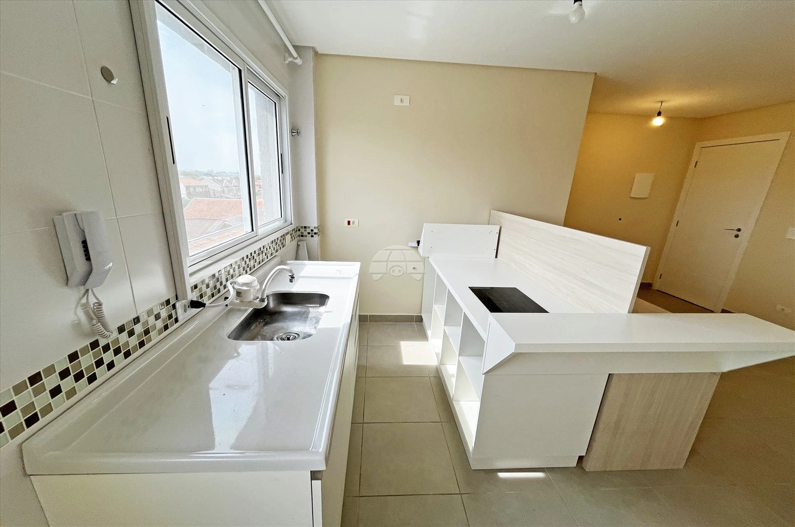 Studio with no parking, 1 bedroom and integrated kitchen