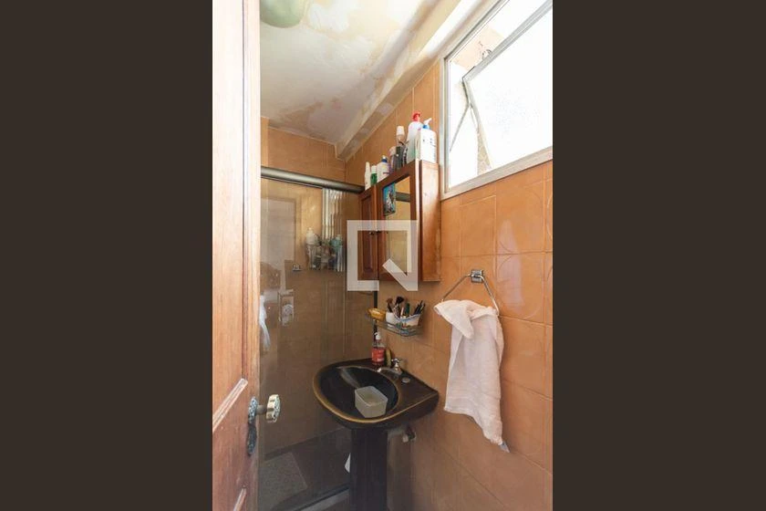 Furnished 3-bedroom apartment with suite and balcony — photo 45