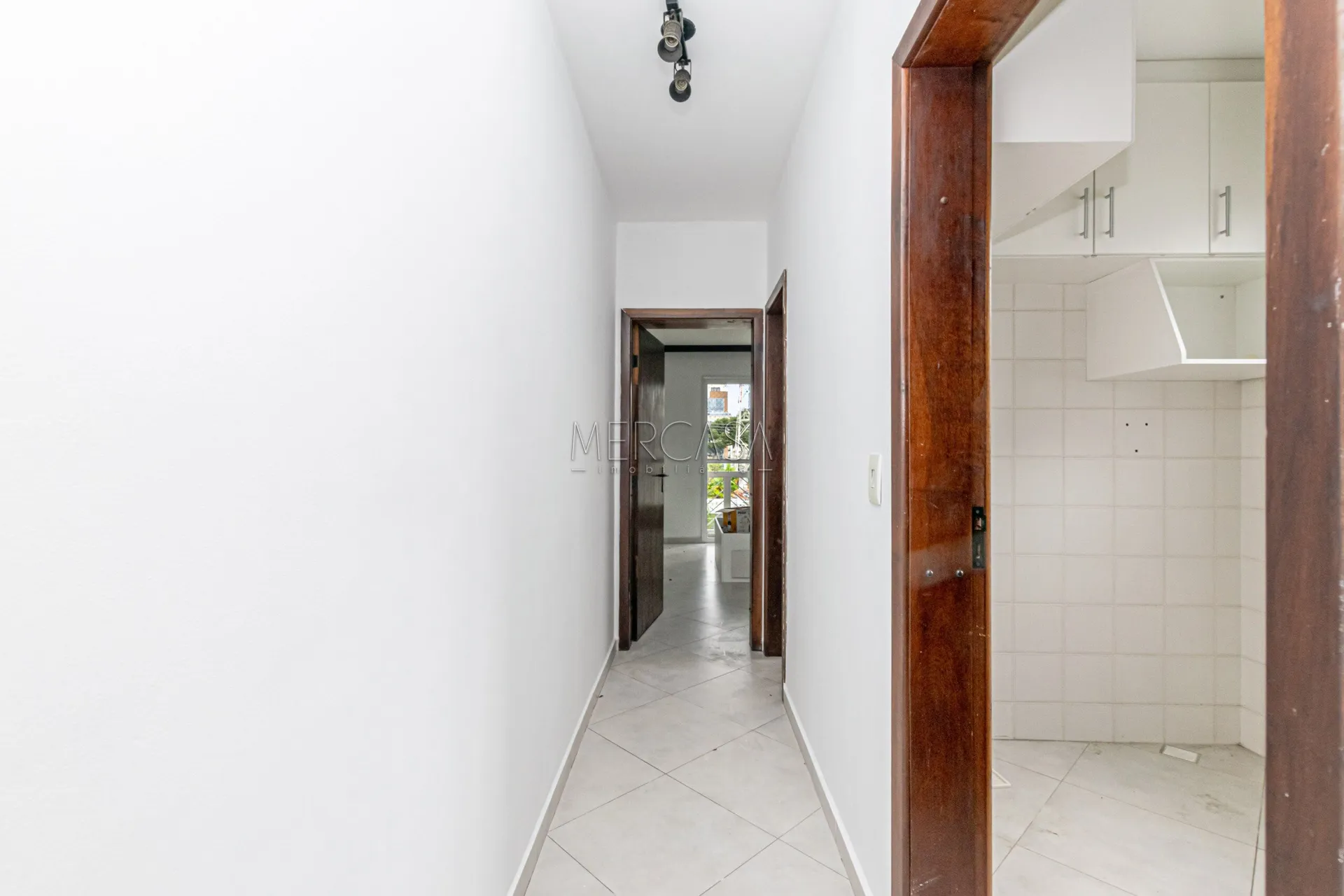 One-bedroom, 31 m² apartment in Curitiba — photo 23