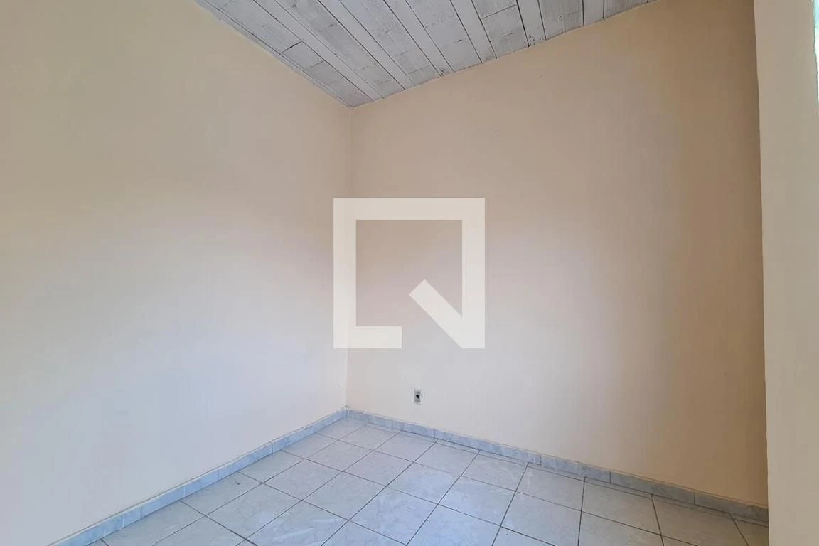 House with a gas water heater and 1 bedroom — photo 3