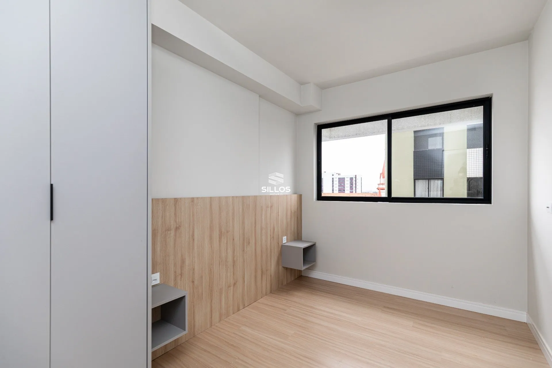 Apartment on the 8th floor with a home office — photo 3