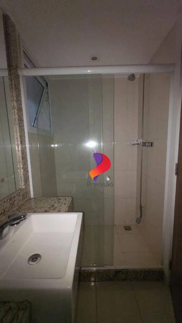 Apartment with enclosed balcony and 4 bedrooms — photo 31