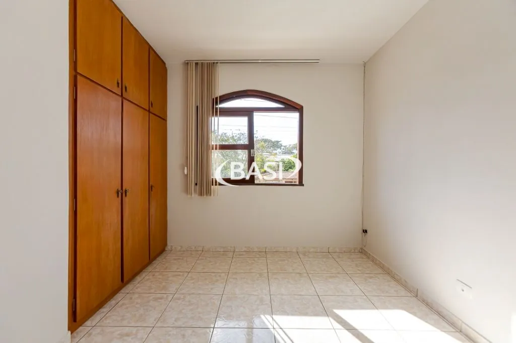 Unfurnished house with 4 bedrooms and 3 bathrooms — photo 60