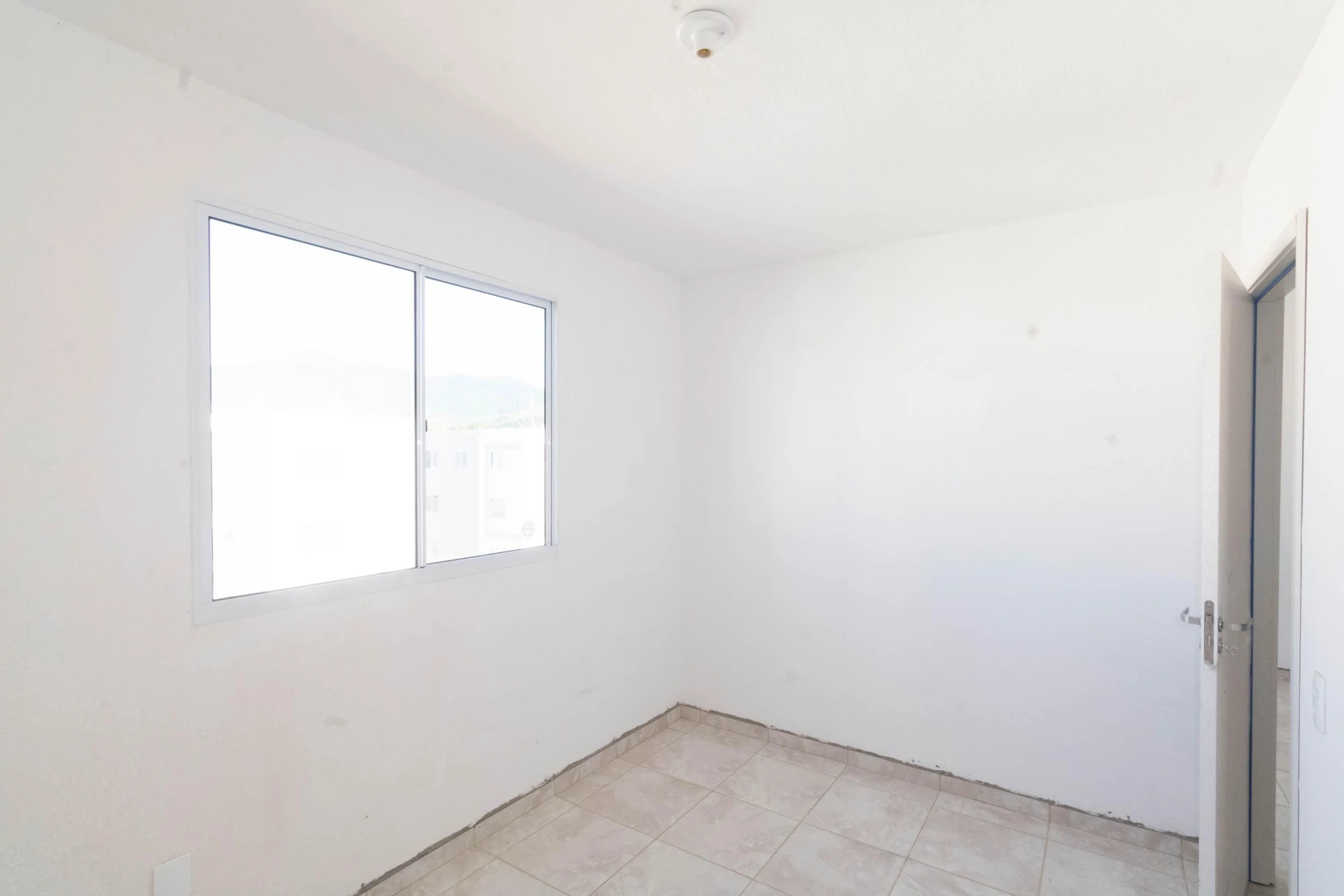 Apartamento de 2 dormitorios y baño con ducha de vidrio — photo 34