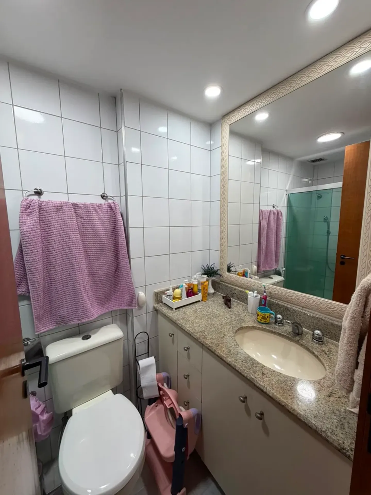 3-bedroom apartment in a building with a gym — photo 8