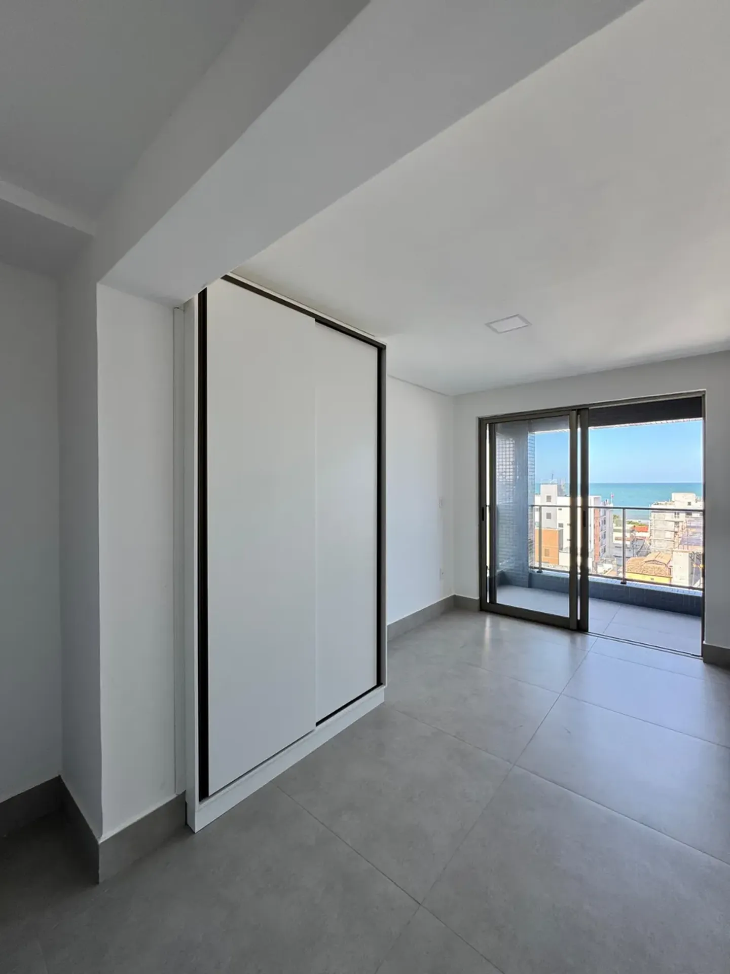 Квартира 145 м² з 4 спальнями-сюїтами та паркуванням — photo 31