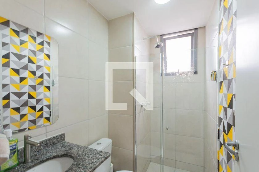 Apartamento de 1 dormitorio con balcón acristalado y 32 m² — photo 17