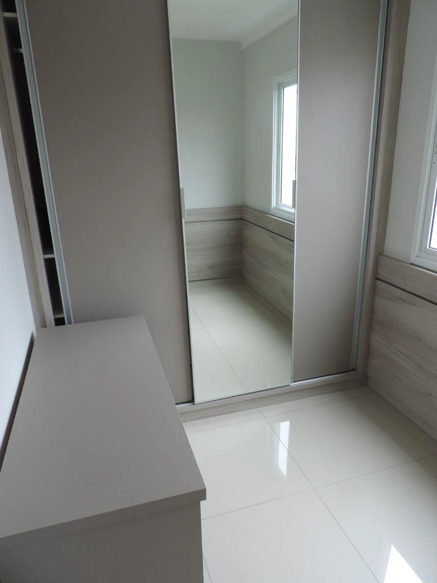 Glass-enclosed balcony in a 2-bedroom apartment, 70 m² — photo 5