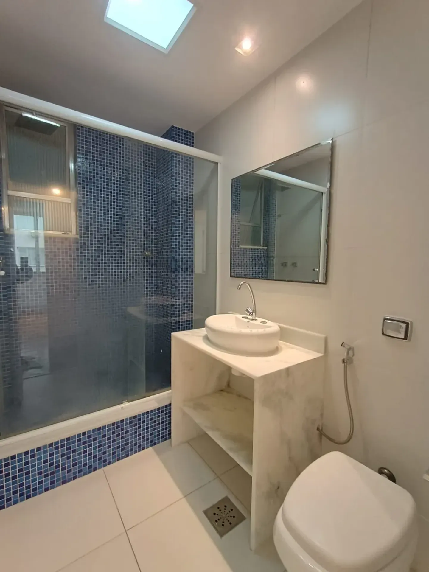 Apartment on the 6th floor with wood or laminate floors — photo 8