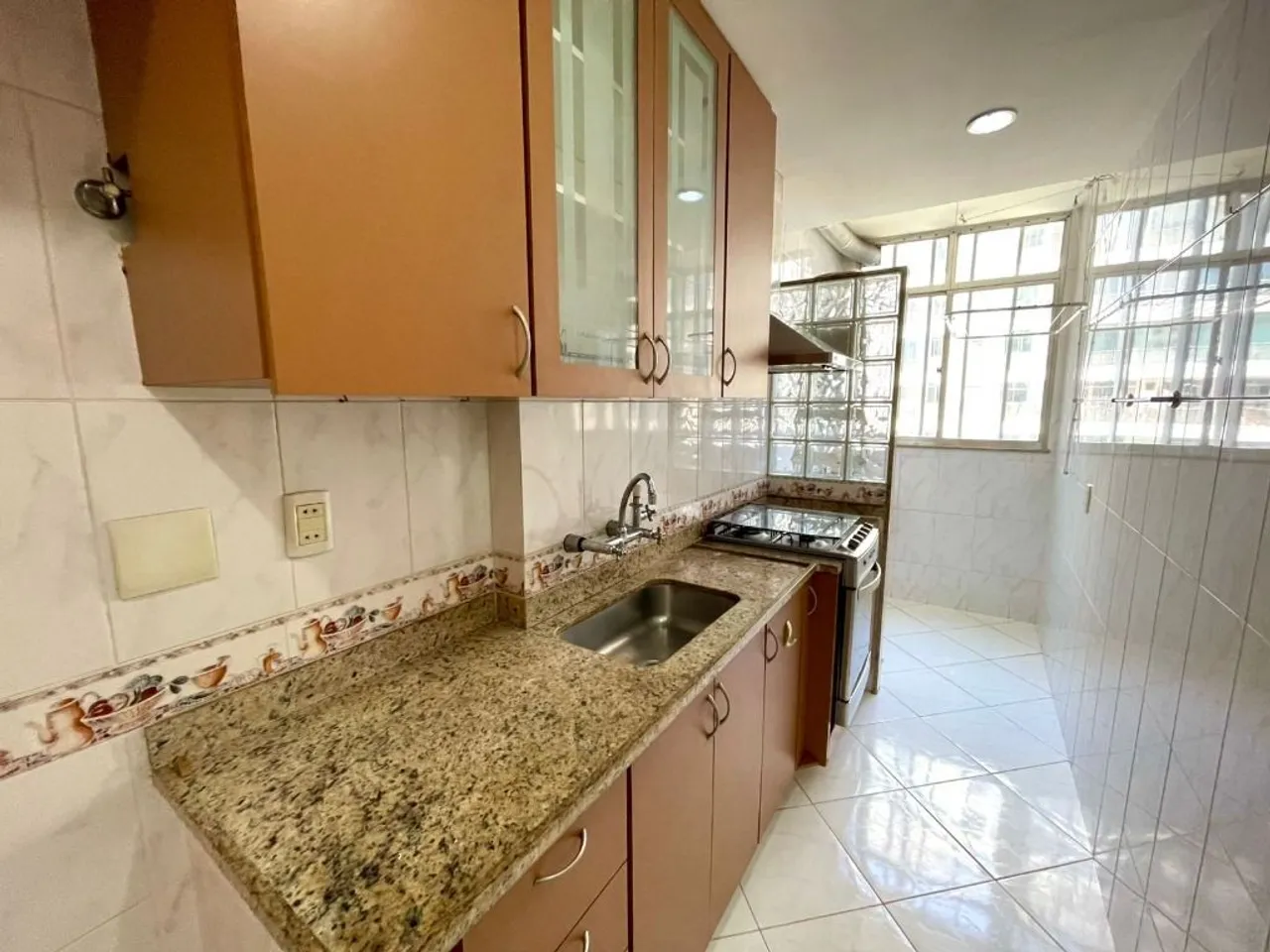 2-bedroom apartment with a balcony — photo 12