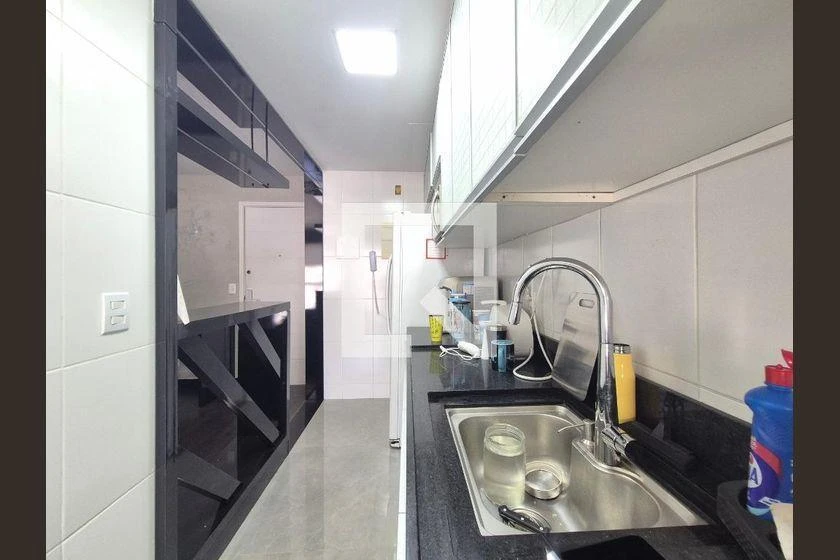 2-bedroom apartment in a building with a gym — photo 45