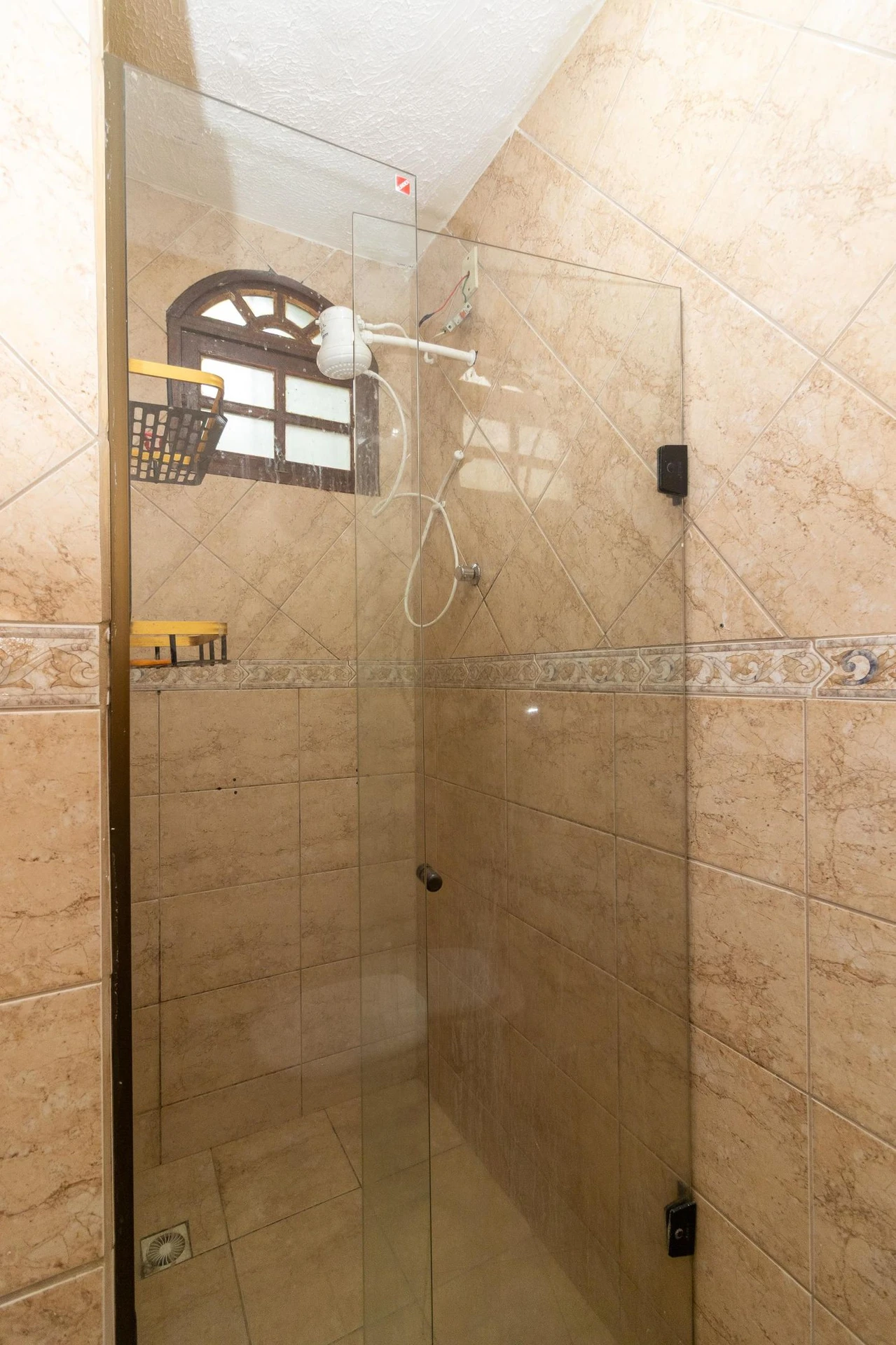 Casa para alugar com 4 quartos e 2 banheiros