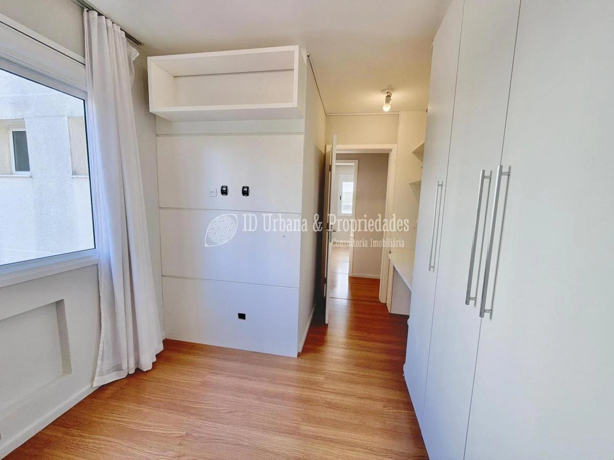 3-bedroom apartment in a building with a pool — photo 18