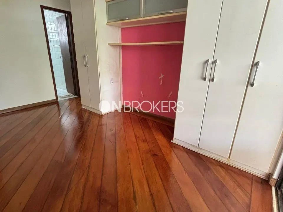 Apartment, 98 m², with wood or laminate floors — photo 3