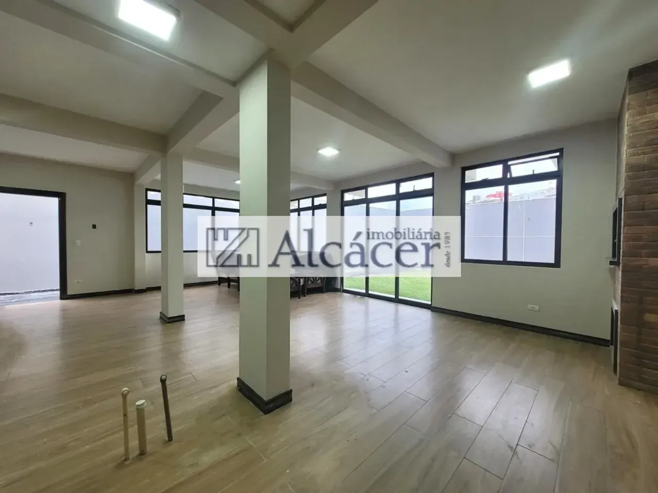 4-suite house 510 m² with laundry area and private garden — photo 4